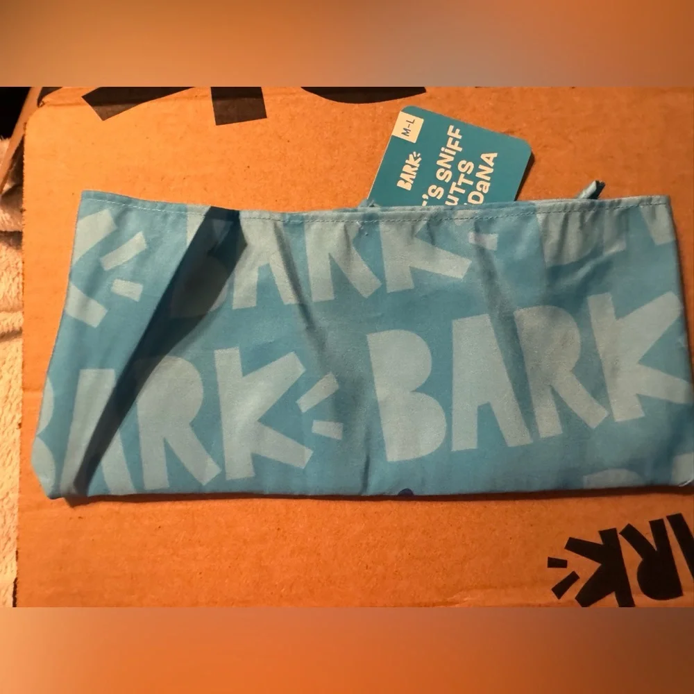 Bark Box Dog bandana New M-L dogs “sniff butts”
